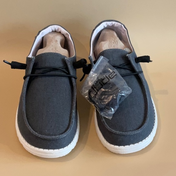 Hey Dude Wendy black chambray - Picture 2 of 10